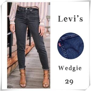 LEVI’S Premium Wedgie Ankle Jeans in Vintage Indigo Blue Size 29 Button Fly